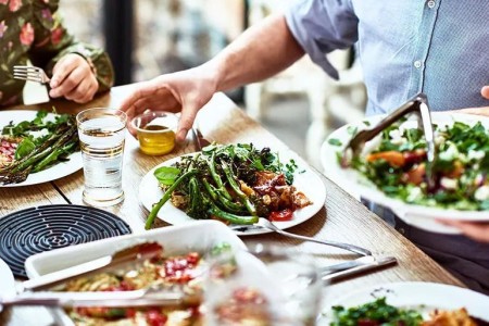 How to Eat Healthy at Your Favorite Restaurants