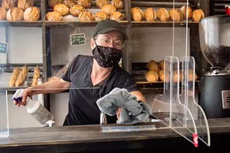 Tips for Staying Cool While Wearing a Mask When It’s Hot