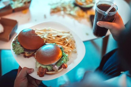 Here’s the Deal With Your Junk Food Cravings