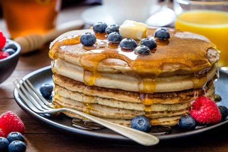 Recipe: Gluten-Free Pancakes with Maple Berries