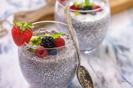 Recipe: Chia and Berry Breakfast Pudding