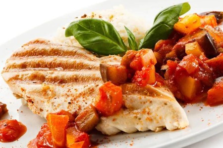 Recipe: Tender Turkey Cutlets With Tomato-Red Pepper Sauce