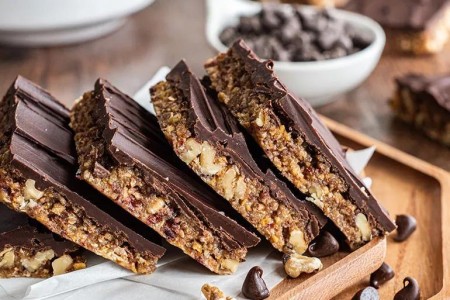 Recipe: No-Bake Dark Chocolate Walnut Dessert Bars