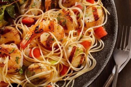 Recipe: Pasta With Lemon, Fresh Seafood and Spinach
