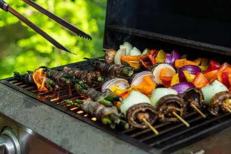 How to Enjoy Summer Cookout Food While Staying Healthy