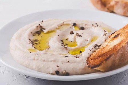 Recipe: Tuscan Bean Spread With Fresh Herbs