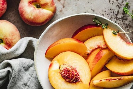 All the Health Benefits of Eating Peaches