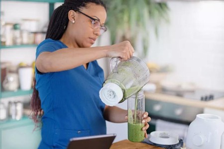 How to Make a Healthy Smoothie When You Have Cancer