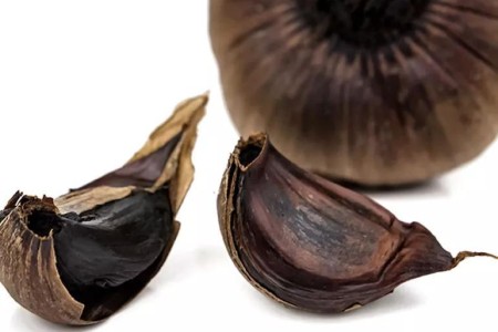 4 Health Benefits of Black Garlic