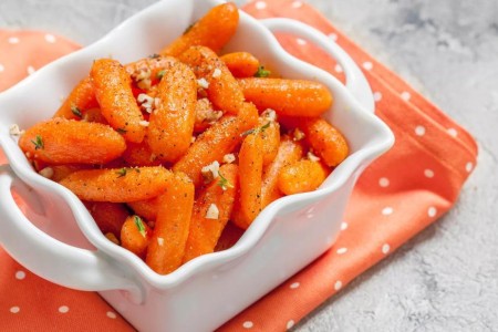 Recipe: Roasted Carrots With Walnuts and Cranberries