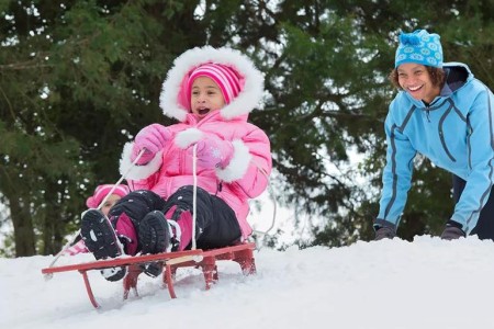 How To Stay Safe While Sledding