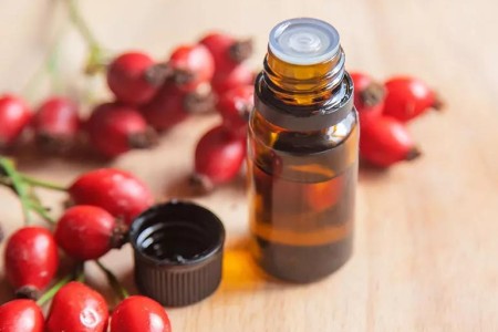 The Benefits of Rose Hip Oil