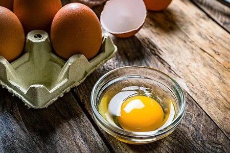 Is Eating Raw Eggs Bad?