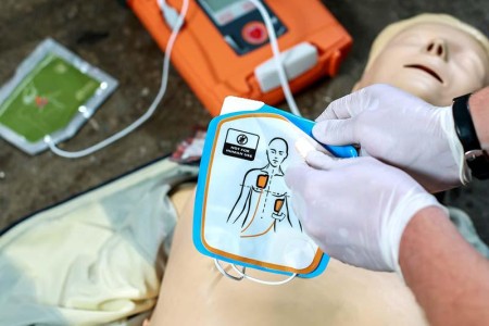 Defibrillator