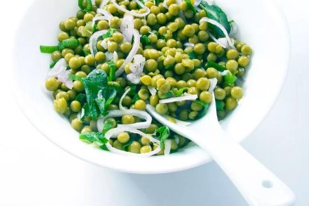 Recipe: Peas With Shallots and Lemon