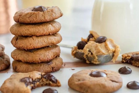 Recipe: Flourless Chocolate Chip Cookies (With a Secret Ingredient)