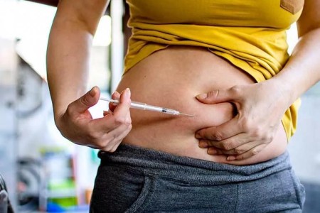 What To Know About Giving IVF Shots at Home
