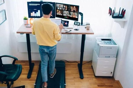 6 Desk Exercises That Help You Get Stronger While Working