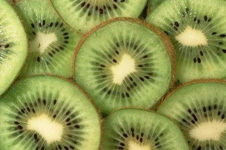 6 Health Benefits of Kiwifruit