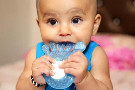 Teething Remedies for Your Baby’s Aching Mouth