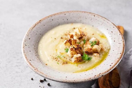 Recipe: Roasted Cauliflower and Cheddar Soup