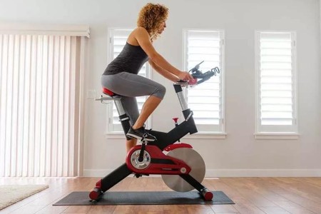 How To Stay on Track and Avoid Injury While Cycling