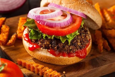 Recipe: Spicy Black Bean Quinoa Burger