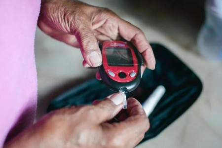 Managing Blood Sugar When You Have Diabetes-Related Macular Edema