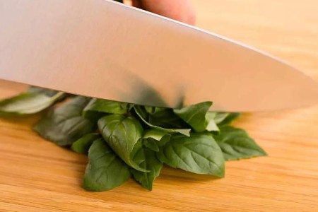 5 Health Benefits of Basil