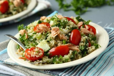 Recipe: Toasted Quinoa and Salmon Salad