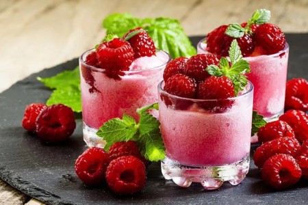 Recipe: Ruby-Red Raspberry Smoothie