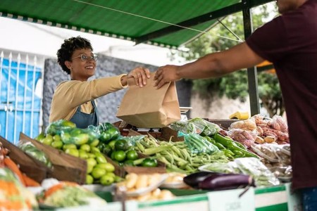 What Is Food Insecurity? And Tips for Healthier Living in a Food Desert