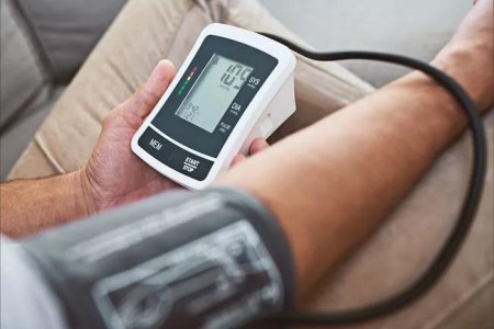 Buying a Home Blood Pressure Monitor? 6 Things You Need To Know