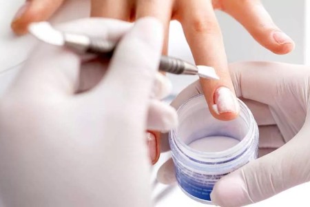 Understanding the Pros and Cons of Dip Powder, Gel and Acrylic Nails