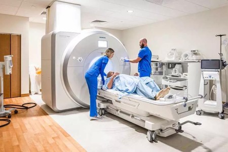 CT Scan vs. MRI: How They Work and What They Show