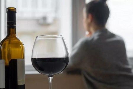 How Does Alcohol Affect Your Brain?