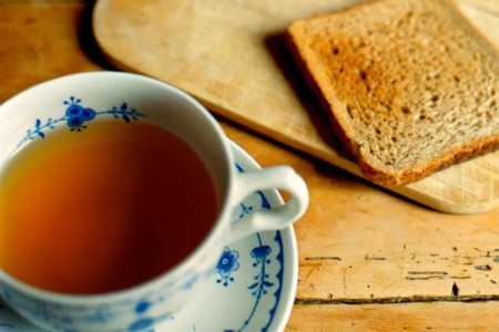 What To Eat, Drink and Avoid When You Have the Stomach Flu