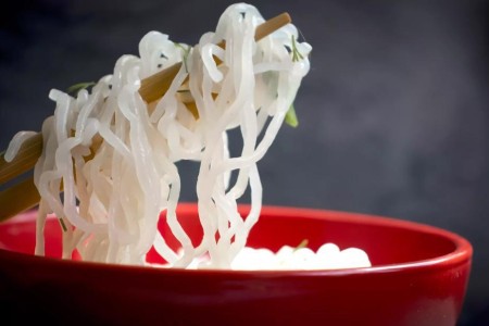 4 Reasons To Give Shirataki (Miracle) Noodles a Try