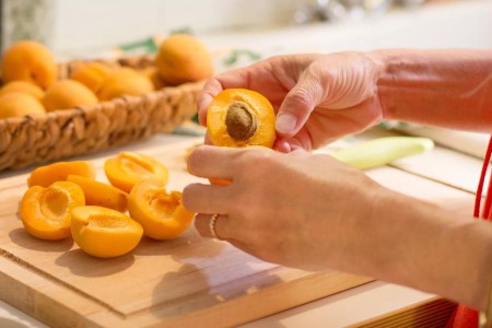 8 Health Benefits of Apricots