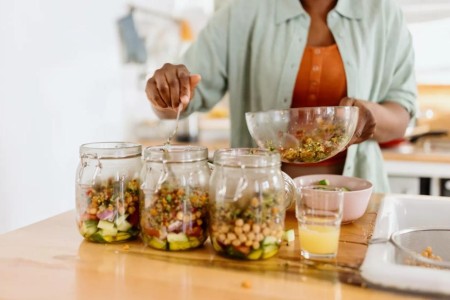 Should You Eat the Same Thing Every Day? Learn the Pros and Cons