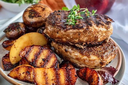 Recipe: Sweet and Savory Pork Chops With Grilled Peaches
