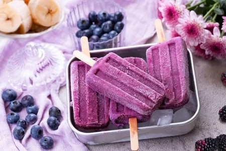 Recipe: Black and Blue Bonanza Popsicles