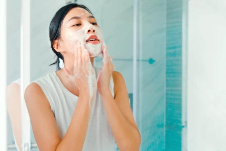 A Guide on How to Wash Your Face