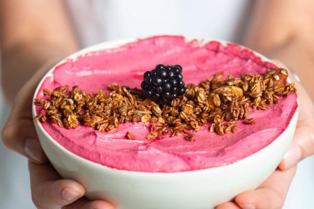 How To Make a Healthy Smoothie Bowl