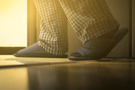 Men, Is Waking Up to Pee Interrupting Your ZZZs? Try These 4 Tips