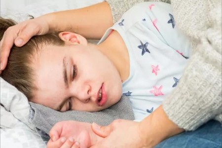 When Your Child’s Fever Leads to a Seizure: 8 Things to Do + When to Call 9-1-1