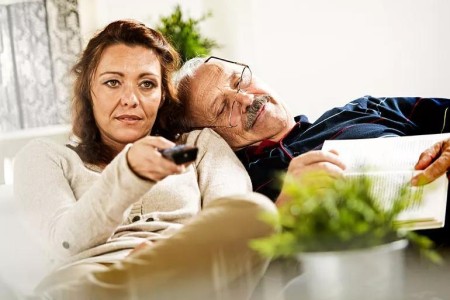 Falling Asleep Too Early? It Could Be Advanced Sleep Phase Disorder
