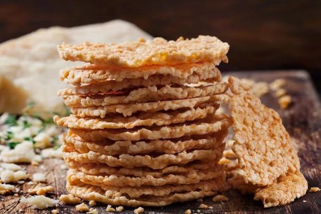 Keto-Friendly Snack Ideas to Hold You Over Until Dinner