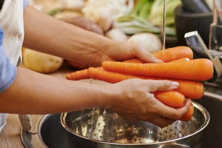 Can Eating Too Many Carrots Turn Your Skin Orange?