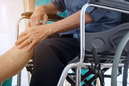 Why Do I Still Have Pain Months After My Knee Replacement Surgery?